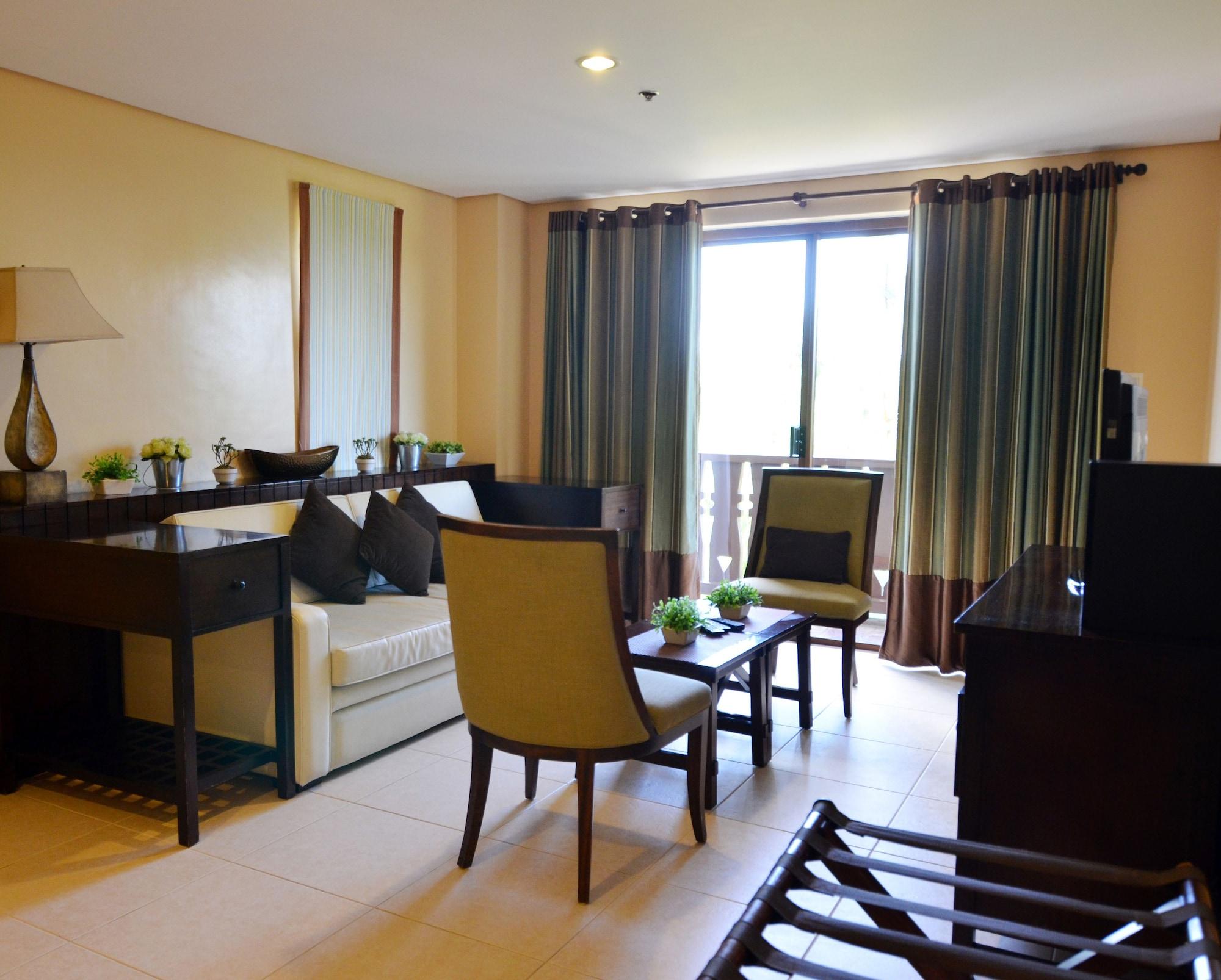 Crosswinds Resort Suites Tagaytay City Exterior foto