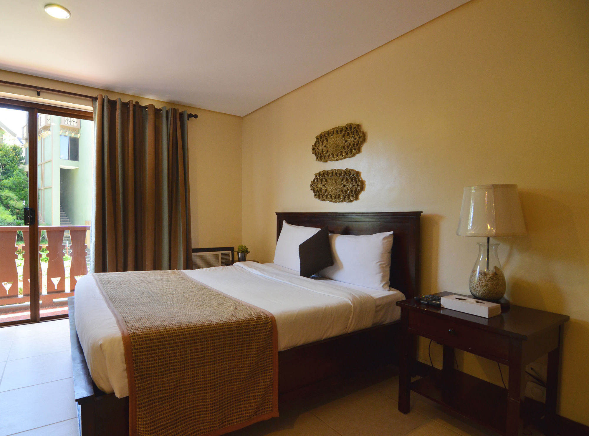 Crosswinds Resort Suites Tagaytay City Exterior foto