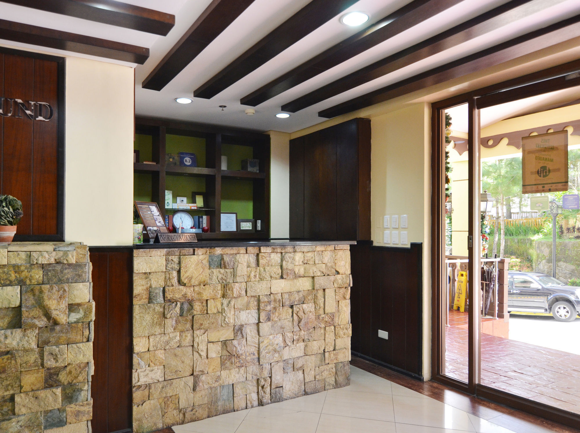 Crosswinds Resort Suites Tagaytay City Exterior foto